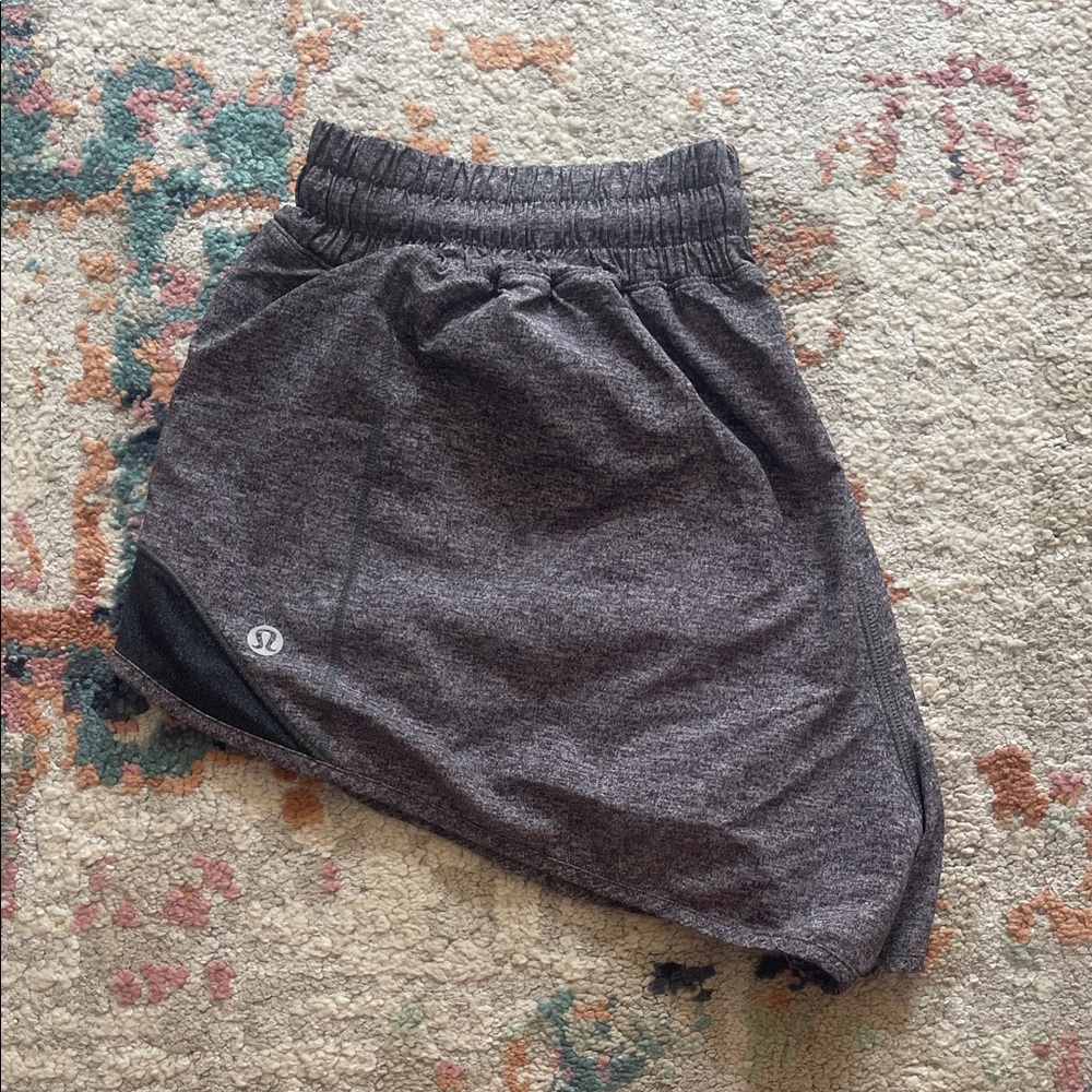Lululemon 2.5” Low-Rise Hotty Hot Shorts
